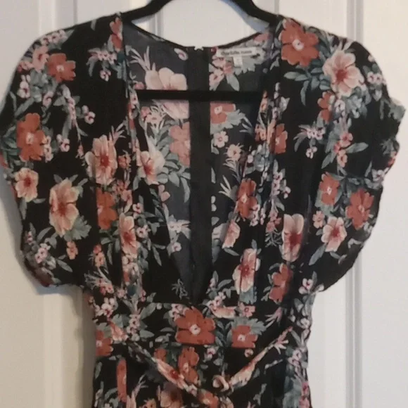 Charlotte Russe Floral Maxi Dress with Black and Pink Accents - Picture 4 of 9